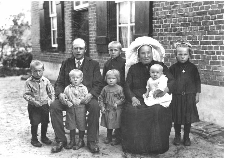 Fam C.Raaijmakers ca1930.jpg